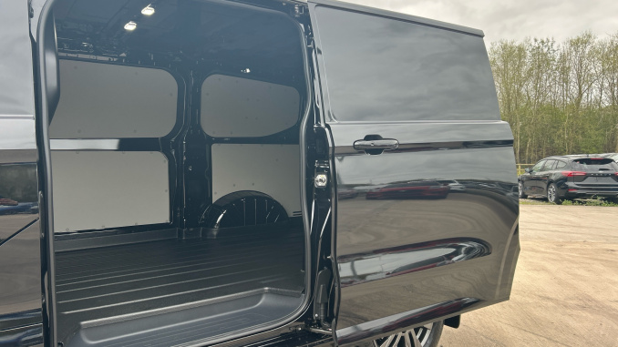 Ford Transit Custom 280 L1 Diesel Fwd 2.0 EcoBlue 136ps H1 Van Limited - Image 5